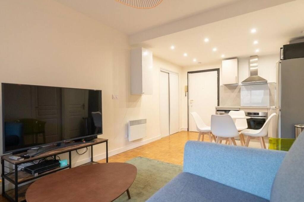 Coeur 16Eme, Standing Et Calme Apartamento Paris Exterior foto